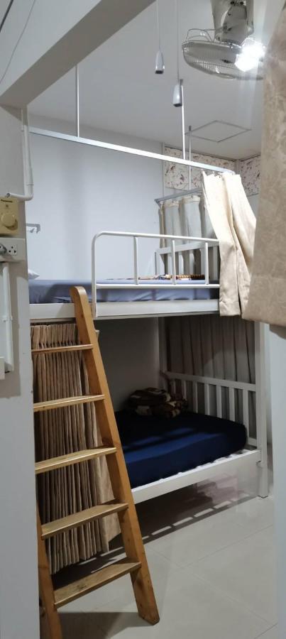 Hostel Gate Capsule